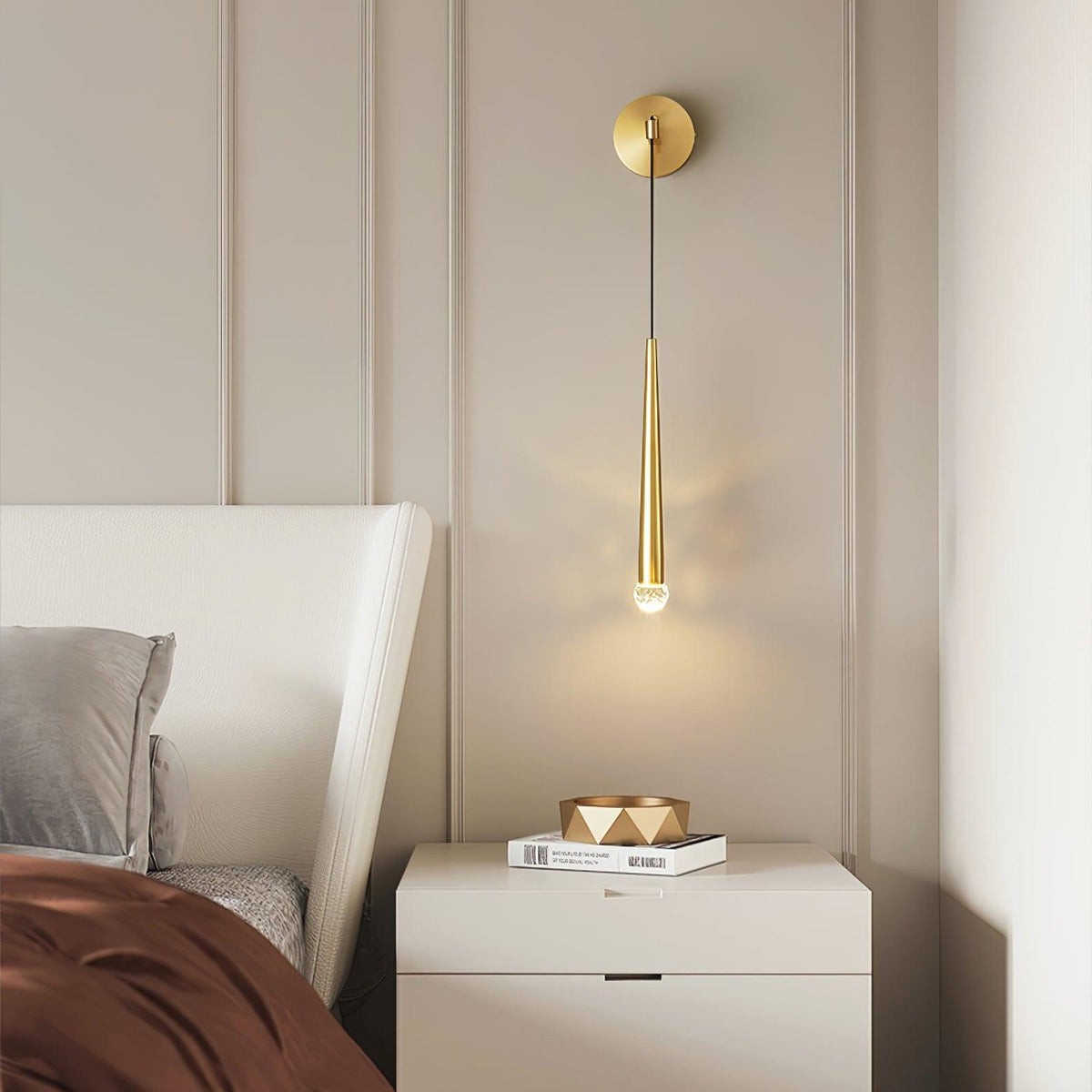 Crystal Cone Integrated LED Wall Light / Model B ∅ 3.9″ x H 26.8″ / Dia 10cm x H 68cm / Brass / Three-Color Changing Light